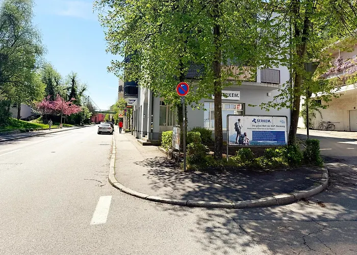 'goldpath' Passau-central-pizzaria-kaffee-innpromenade-uniwiese-wiputv * Passau