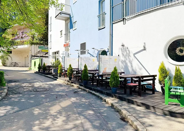 'goldpath' Passau-central-pizzaria-kaffee-innpromenade-uniwiese-wiputv *